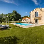 Rustica Vila