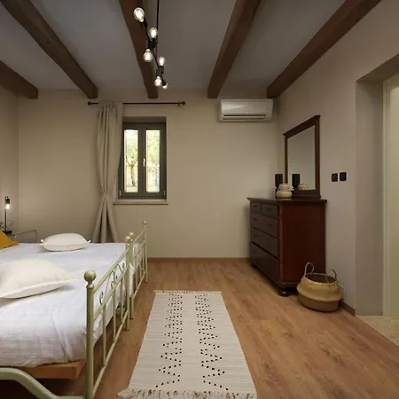 Rustica Villa Pifari