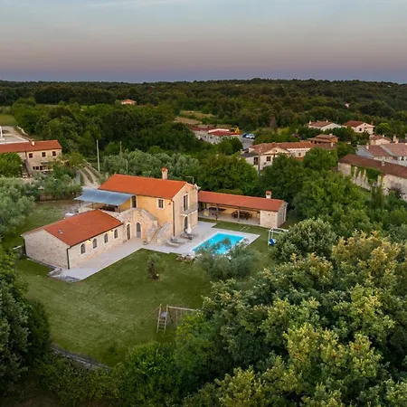 Rustica 别墅 Pifari